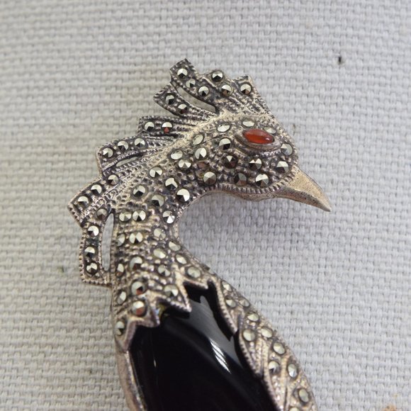Vintage Sterling Silver, Onyx, Marcasite, & Garnet Crested Long Tail Bird Brooch - Picture 4 of 13